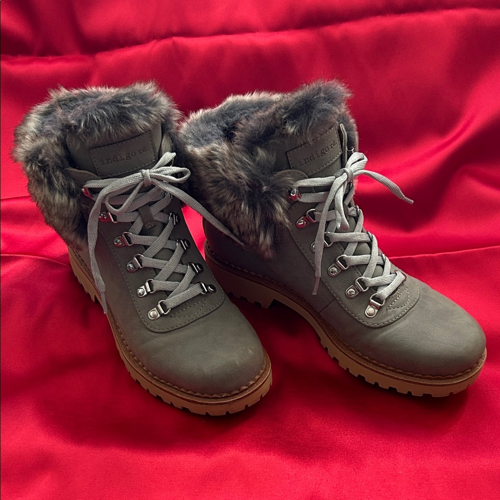 Indigo Rd. Gray Faux Fur Accent Winter Boots 6.5